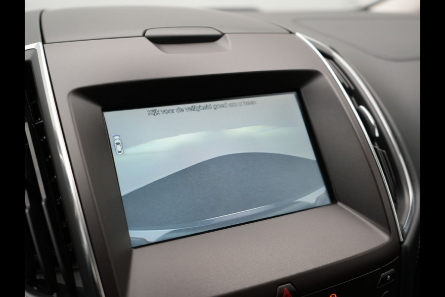 Ford S-Max 2.0 Vignale 7 Persoons 241pk Dealer O.H. | Panodak | Adaptive Cruise | 360 Camera | Lederen Comfortstoelen Memory & Verwarmd | Apple Carplay | Stuur Verwarmd | Keyless | Sfeerverlichting | Blis | Navigatie | DAB |