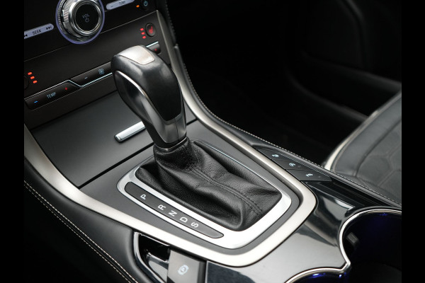 Ford S-Max 2.0 Vignale 7 Persoons 241pk Dealer O.H. | Panodak | Adaptive Cruise | 360 Camera | Lederen Comfortstoelen Memory & Verwarmd | Apple Carplay | Stuur Verwarmd | Keyless | Sfeerverlichting | Blis | Navigatie | DAB |