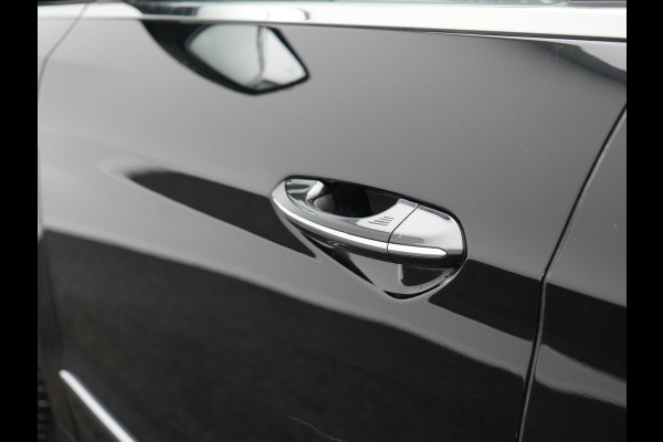 Ford S-Max 2.0 Vignale 7 Persoons 241pk Dealer O.H. | Panodak | Adaptive Cruise | 360 Camera | Lederen Comfortstoelen Memory & Verwarmd | Apple Carplay | Stuur Verwarmd | Keyless | Sfeerverlichting | Blis | Navigatie | DAB |