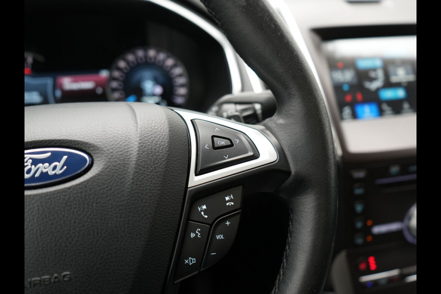 Ford S-Max 2.0 Vignale 7 Persoons 241pk Dealer O.H. | Panodak | Adaptive Cruise | 360 Camera | Lederen Comfortstoelen Memory & Verwarmd | Apple Carplay | Stuur Verwarmd | Keyless | Sfeerverlichting | Blis | Navigatie | DAB |