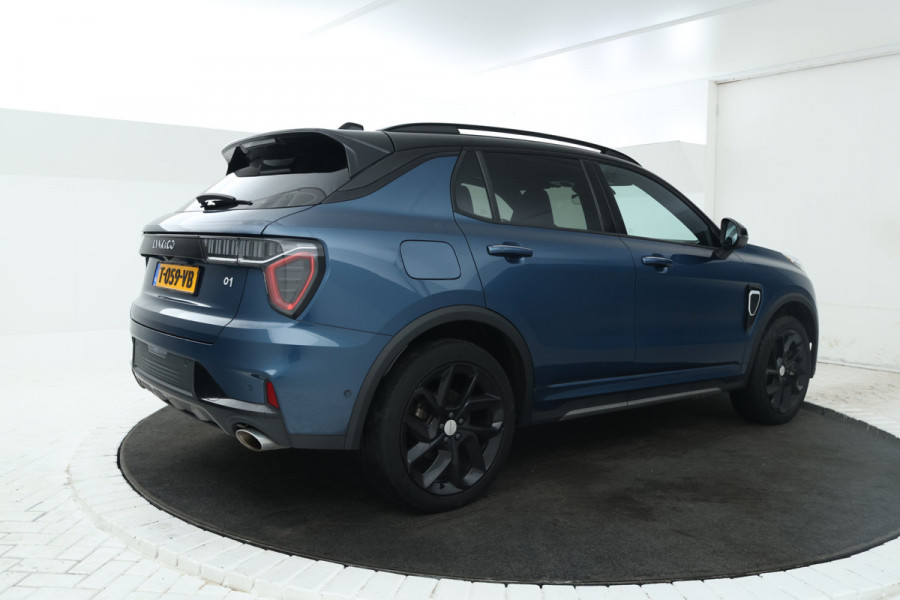 Lynk & Co 01 1.5 Zwarte hemel, Panorama dak, Black pakket!