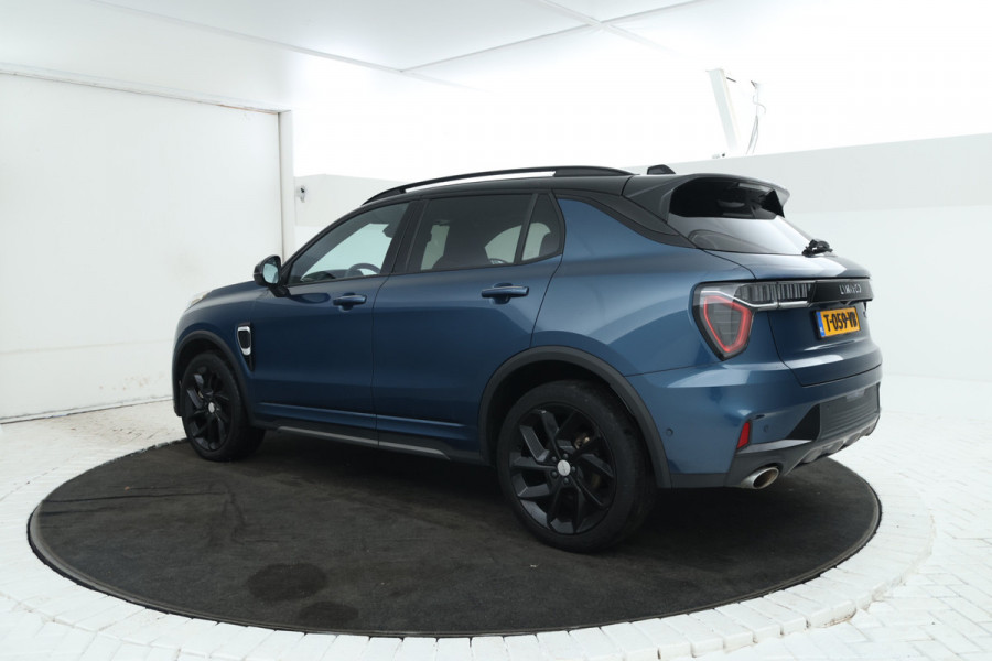 Lynk & Co 01 1.5 Zwarte hemel, Panorama dak, Black pakket!