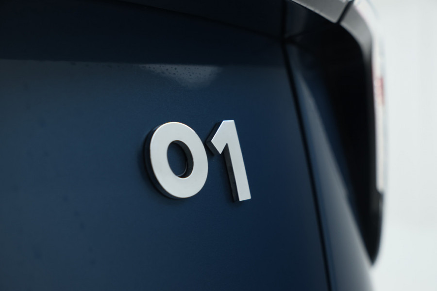 Lynk & Co 01 1.5 Zwarte hemel, Panorama dak, Black pakket!