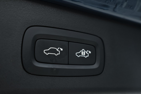 Lynk & Co 01 1.5 Zwarte hemel, Panorama dak, Black pakket!