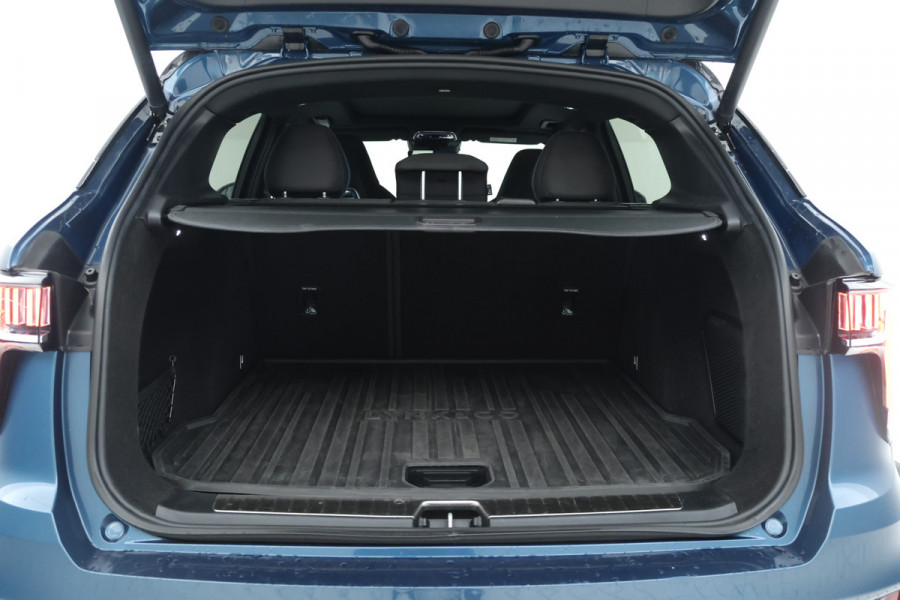 Lynk & Co 01 1.5 Zwarte hemel, Panorama dak, Black pakket!