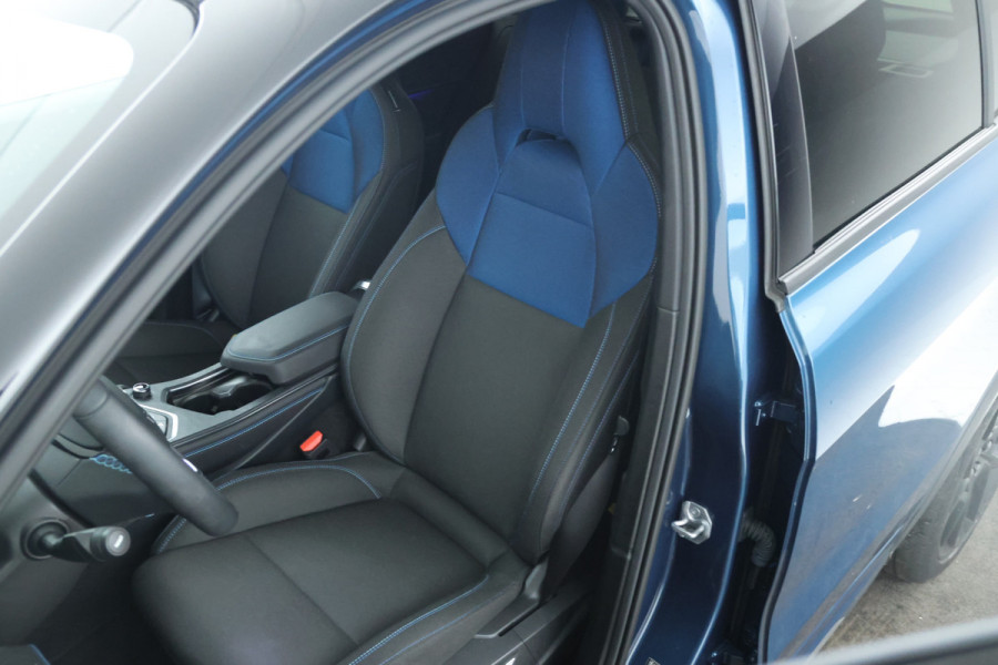 Lynk & Co 01 1.5 Zwarte hemel, Panorama dak, Black pakket!