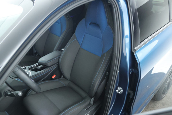 Lynk & Co 01 1.5 Zwarte hemel, Panorama dak, Black pakket!