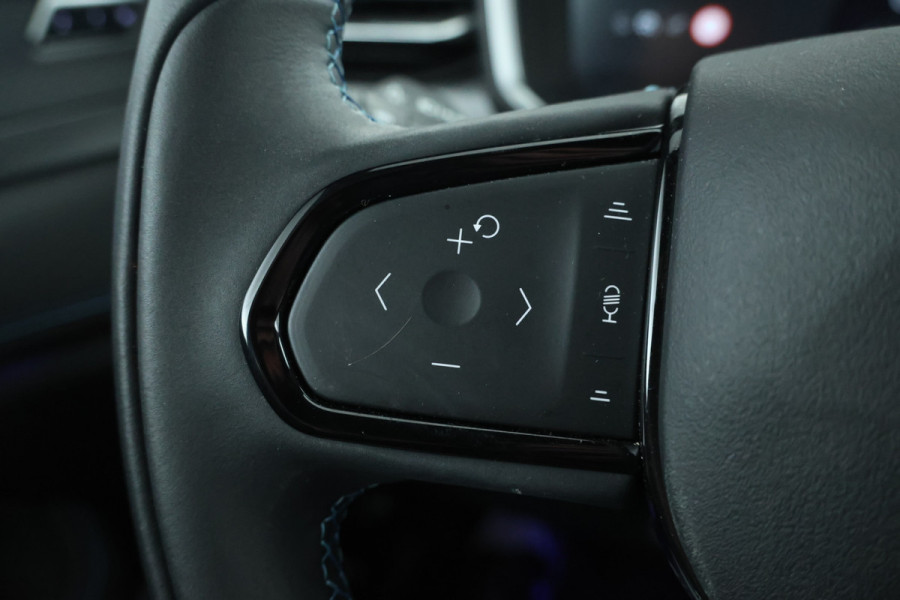 Lynk & Co 01 1.5 Zwarte hemel, Panorama dak, Black pakket!