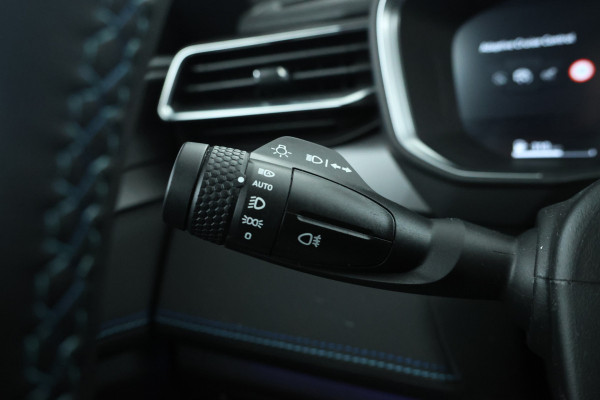 Lynk & Co 01 1.5 Zwarte hemel, Panorama dak, Black pakket!