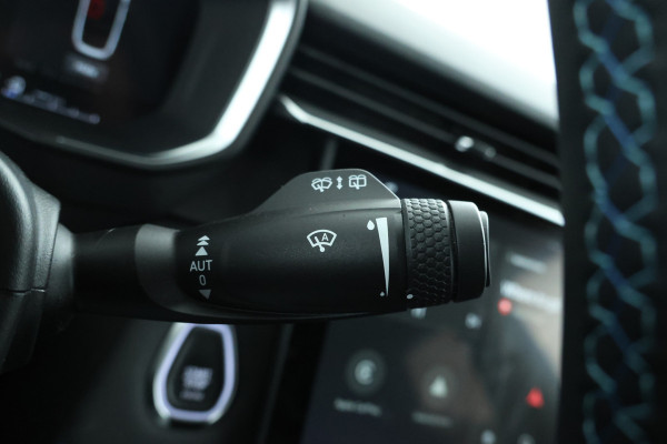 Lynk & Co 01 1.5 Zwarte hemel, Panorama dak, Black pakket!