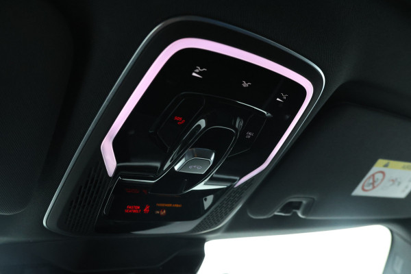 Lynk & Co 01 1.5 Zwarte hemel, Panorama dak, Black pakket!