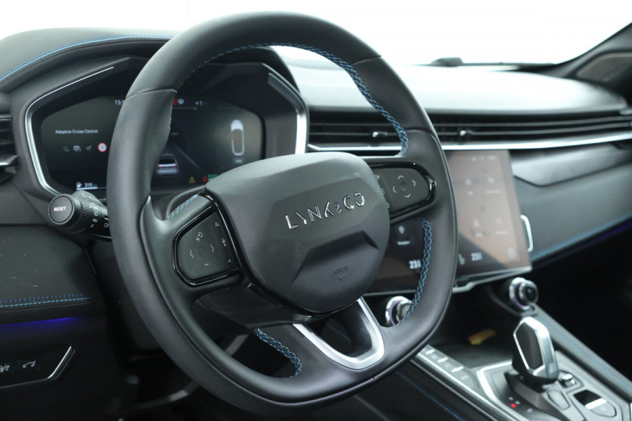 Lynk & Co 01 1.5 Zwarte hemel, Panorama dak, Black pakket!