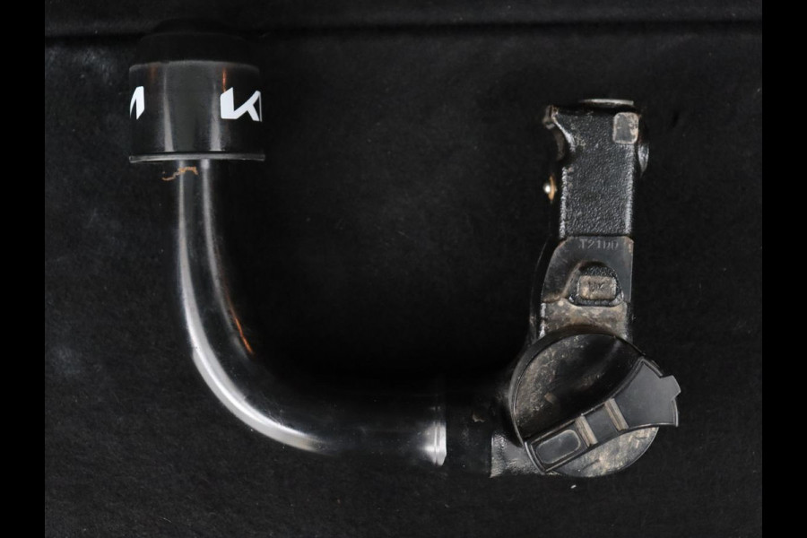 Kia Ceed 1.6 GDI PHEV DynamicPlusLine | Trekhaak | Stoel & stuurverwarming | Adaptive cruise | Camera | Carplay | Half leder | Keyless | Full LED | Climate control