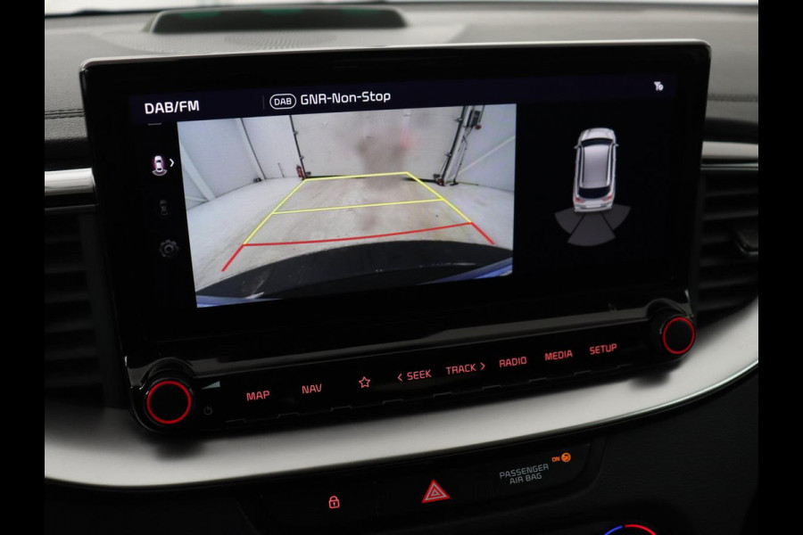 Kia Ceed 1.6 GDI PHEV DynamicPlusLine | Trekhaak | Stoel & stuurverwarming | Adaptive cruise | Camera | Carplay | Half leder | Keyless | Full LED | Climate control