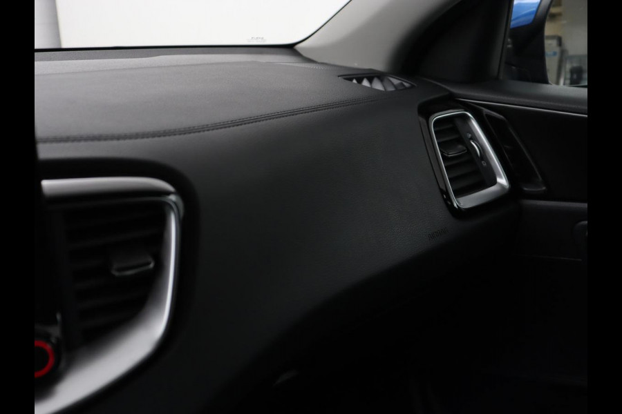 Kia Ceed 1.6 GDI PHEV DynamicPlusLine | Trekhaak | Stoel & stuurverwarming | Adaptive cruise | Camera | Carplay | Half leder | Keyless | Full LED | Climate control