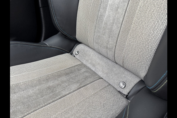 Peugeot e-2008 EV GT 50 kWh | Camera | Andriod Auto | Stoelverwarming