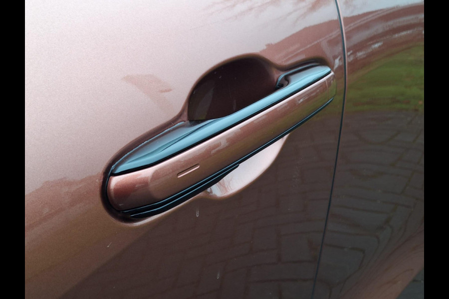 Lexus LBX 1.5 Comfort & Safety Pack | Dodehoekherkenning, Parkeersensoren, Keyless, Stoelverwarming, Sonnic Copper