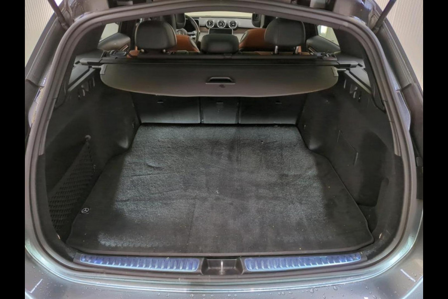 Mercedes-Benz C-Klasse Estate 180 AMG Line Full Options NL Auto (€ 69.167 New!) Panoramadak Burmester Audio Achterasbesturing Digital LED Koplamp Ambiente Premium Plus Pack Leder HUD Display Night Pack