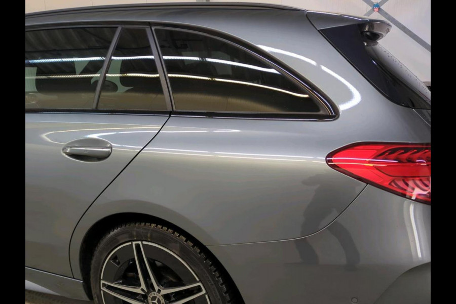 Mercedes-Benz C-Klasse Estate 180 AMG Line Full Options NL Auto (€ 69.167 New!) Panoramadak Burmester Audio Achterasbesturing Digital LED Koplamp Ambiente Premium Plus Pack Leder HUD Display Night Pack