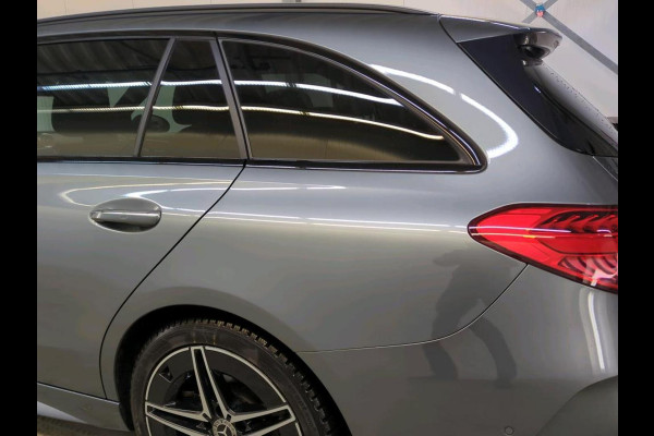 Mercedes-Benz C-Klasse Estate 180 AMG Line Full Options NL Auto (€ 69.167 New!) Panoramadak Burmester Audio Achterasbesturing Digital LED Koplamp Ambiente Premium Plus Pack Leder HUD Display Night Pack
