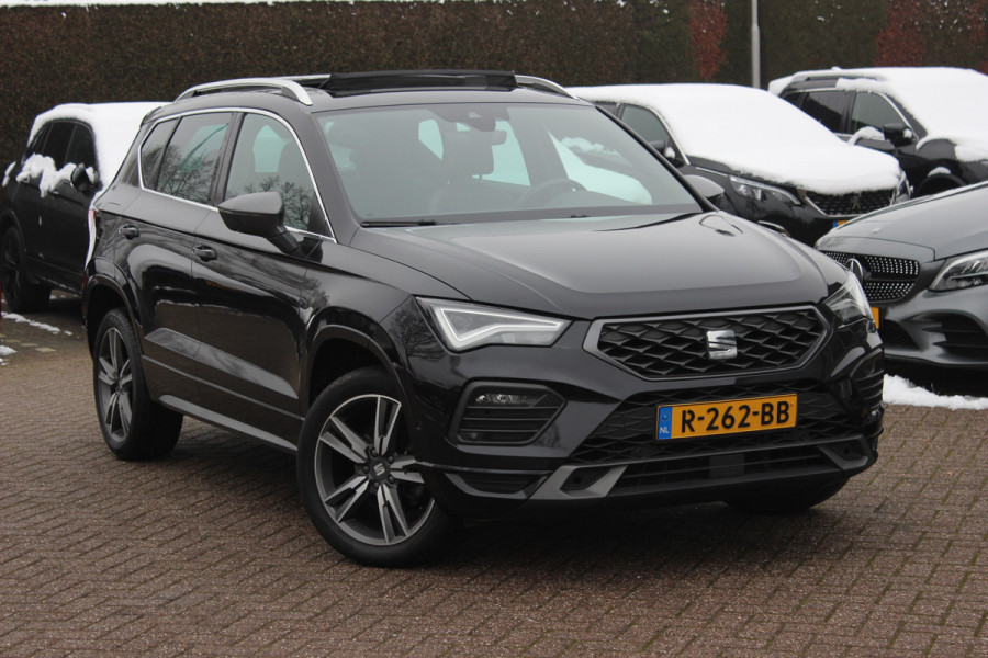 Seat Ateca 1.5 TSI Xperience Business Intense / Trekhaak / Panoramadak / Camera / Virtual Cockpit / CarPlay / 18'' / Keyless / Rijstrooksensor / Navigatie / LED / DAB / Stuur+Stoelverwarming / ACC