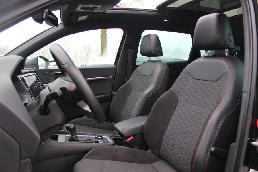 Seat Ateca 1.5 TSI Xperience Business Intense / Trekhaak / Panoramadak / Camera / Virtual Cockpit / CarPlay / 18'' / Keyless / Rijstrooksensor / Navigatie / LED / DAB / Stuur+Stoelverwarming / ACC