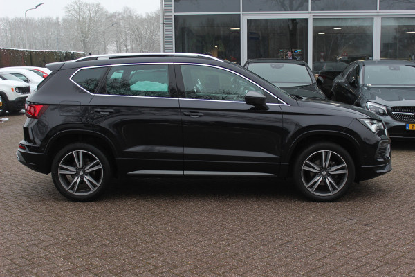 Seat Ateca 1.5 TSI Xperience Business Intense / Trekhaak / Panoramadak / Camera / Virtual Cockpit / CarPlay / 18'' / Keyless / Rijstrooksensor / Navigatie / LED / DAB / Stuur+Stoelverwarming / ACC