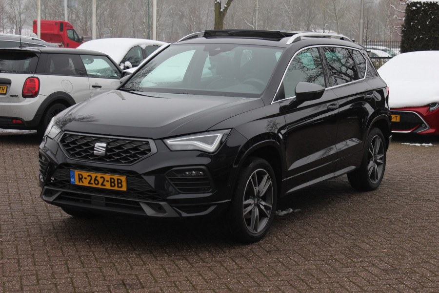 Seat Ateca 1.5 TSI Xperience Business Intense / Trekhaak / Panoramadak / Camera / Virtual Cockpit / CarPlay / 18'' / Keyless / Rijstrooksensor / Navigatie / LED / DAB / Stuur+Stoelverwarming / ACC
