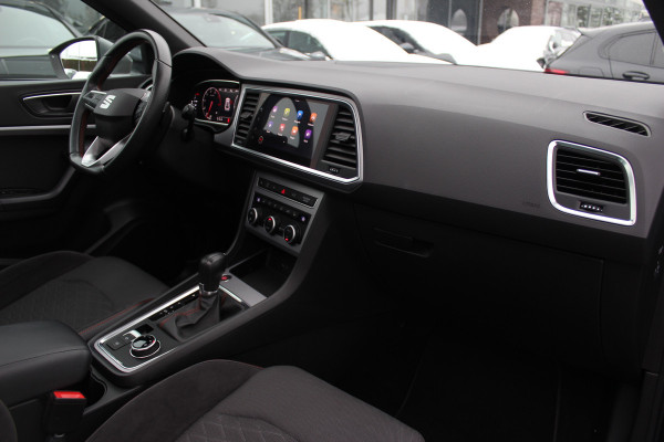 Seat Ateca 1.5 TSI Xperience Business Intense / Trekhaak / Panoramadak / Camera / Virtual Cockpit / CarPlay / 18'' / Keyless / Rijstrooksensor / Navigatie / LED / DAB / Stuur+Stoelverwarming / ACC