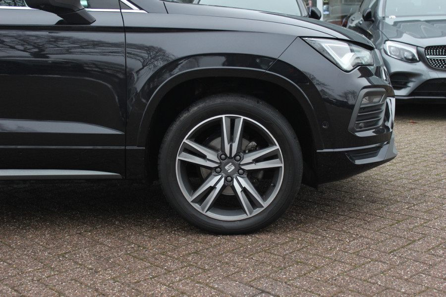Seat Ateca 1.5 TSI Xperience Business Intense / Trekhaak / Panoramadak / Camera / Virtual Cockpit / CarPlay / 18'' / Keyless / Rijstrooksensor / Navigatie / LED / DAB / Stuur+Stoelverwarming / ACC