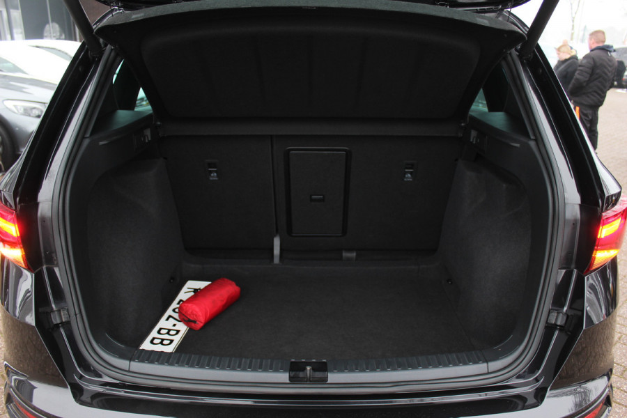 Seat Ateca 1.5 TSI Xperience Business Intense / Trekhaak / Panoramadak / Camera / Virtual Cockpit / CarPlay / 18'' / Keyless / Rijstrooksensor / Navigatie / LED / DAB / Stuur+Stoelverwarming / ACC