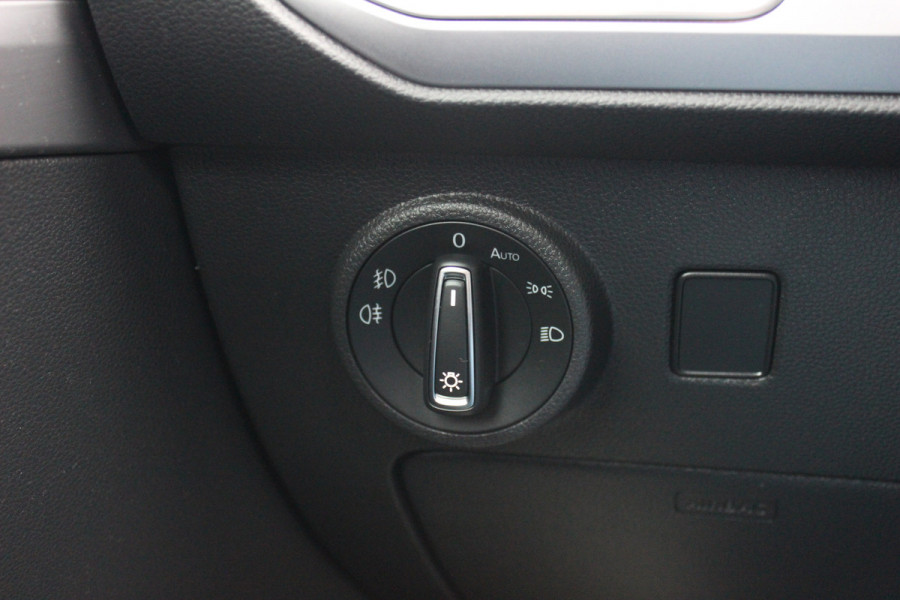 Seat Ateca 1.5 TSI Xperience Business Intense / Trekhaak / Panoramadak / Camera / Virtual Cockpit / CarPlay / 18'' / Keyless / Rijstrooksensor / Navigatie / LED / DAB / Stuur+Stoelverwarming / ACC