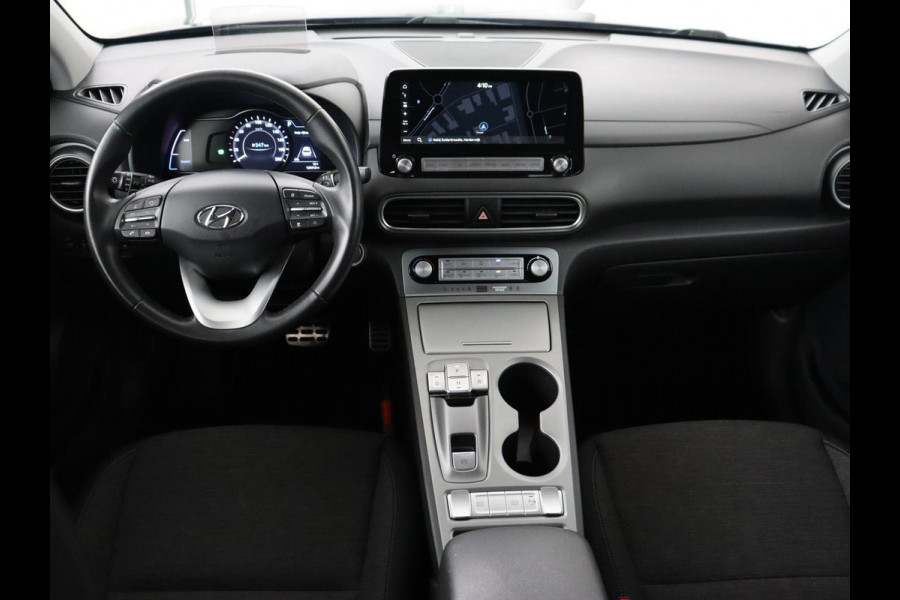 Hyundai Kona EV Fashion 64 kWh | 3-Fase | SOH 100% | Head-Up | Adaptive cruise | Carplay | Warmtepomp | Camera | Krell Audio | Navigatie | Parkeerhulp