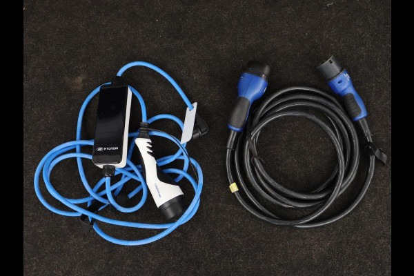 Hyundai Kona EV Fashion 64 kWh | 3-Fase | SOH 100% | Head-Up | Adaptive cruise | Carplay | Warmtepomp | Camera | Krell Audio | Navigatie | Parkeerhulp