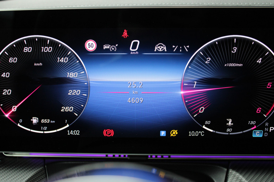 Mercedes-Benz V-Klasse 300d / DC / AMG / Luchtvering / Panorama / 360 Cam / 2x Elec Schuifd / Burmester / Vol Opties / NIEUW!!