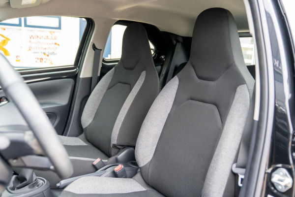 Toyota Aygo X 1.0 VVT-i MT Play|Prijs rijklaar incl. 12 mnd garantie|Camera Carplay/Android auto DAB Bluetooth