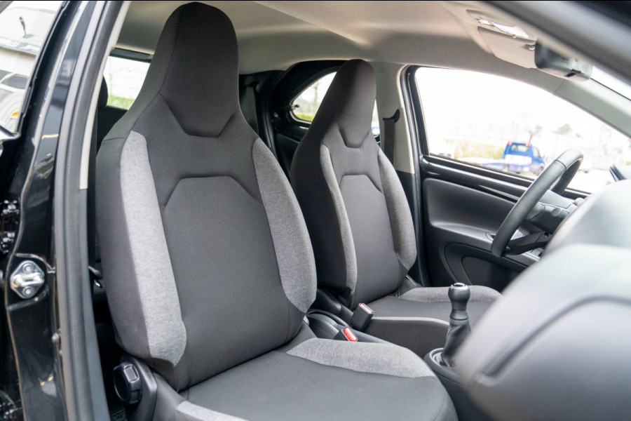 Toyota Aygo X 1.0 VVT-i MT Play|Prijs rijklaar incl. 12 mnd garantie|Camera Carplay/Android auto DAB Bluetooth