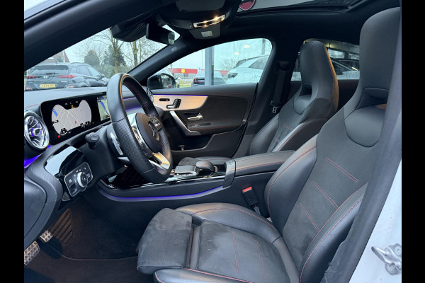 Mercedes-Benz CLA-Klasse 200 Aut AMG Sport Edition | Panorama | Trekhaak | Memory | Apple Carplay |