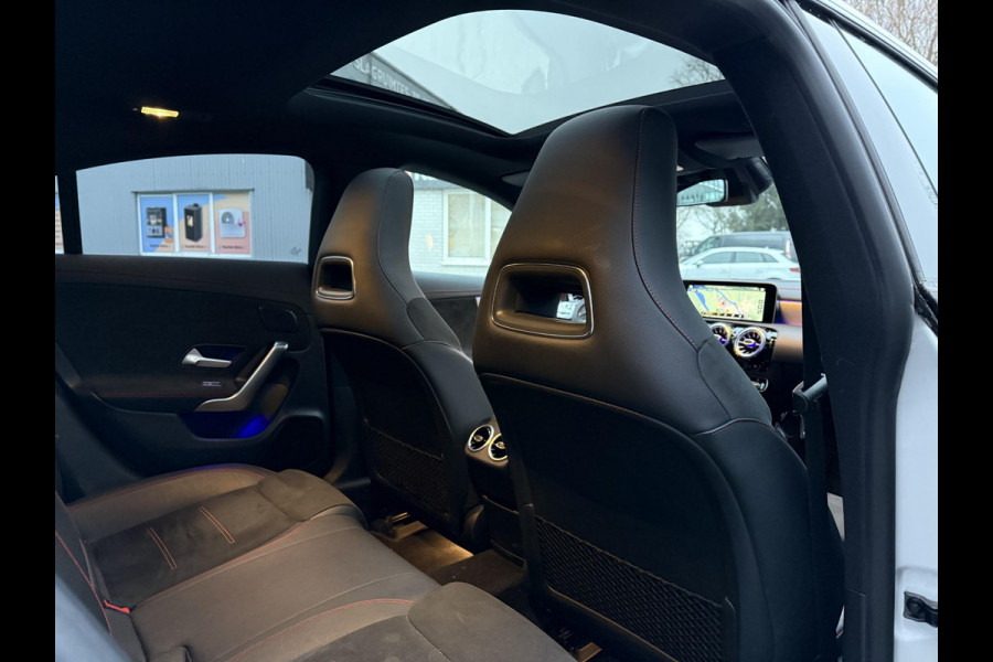 Mercedes-Benz CLA-Klasse 200 Aut AMG Sport Edition | Panorama | Trekhaak | Memory | Apple Carplay |