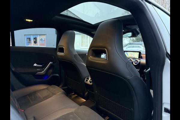 Mercedes-Benz CLA-Klasse 200 Aut AMG Sport Edition | Panorama | Trekhaak | Memory | Apple Carplay |