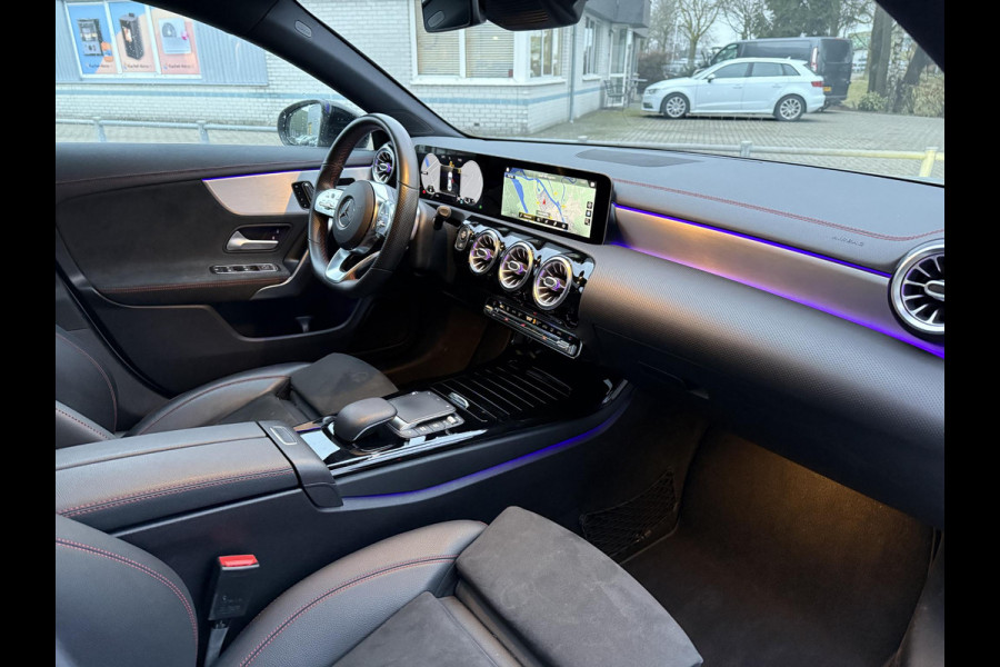 Mercedes-Benz CLA-Klasse 200 Aut AMG Sport Edition | Panorama | Trekhaak | Memory | Apple Carplay |