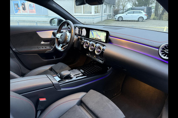 Mercedes-Benz CLA-Klasse 200 Aut AMG Sport Edition | Panorama | Trekhaak | Memory | Apple Carplay |