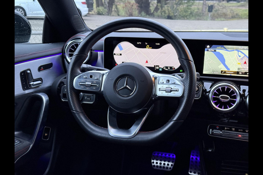 Mercedes-Benz CLA-Klasse 200 Aut AMG Sport Edition | Panorama | Trekhaak | Memory | Apple Carplay |