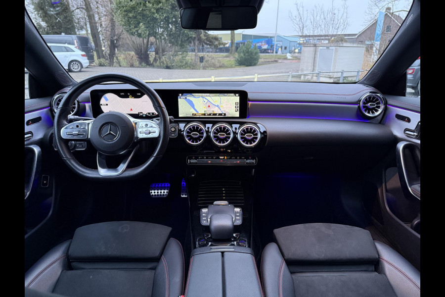 Mercedes-Benz CLA-Klasse 200 Aut AMG Sport Edition | Panorama | Trekhaak | Memory | Apple Carplay |
