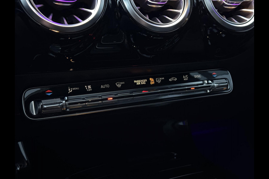 Mercedes-Benz CLA-Klasse 200 Aut AMG Sport Edition | Panorama | Trekhaak | Memory | Apple Carplay |