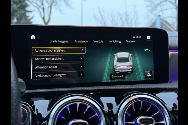 Mercedes-Benz CLA-Klasse 200 Aut AMG Sport Edition | Panorama | Trekhaak | Memory | Apple Carplay |