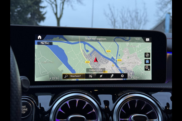 Mercedes-Benz CLA-Klasse 200 Aut AMG Sport Edition | Panorama | Trekhaak | Memory | Apple Carplay |