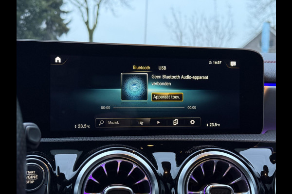 Mercedes-Benz CLA-Klasse 200 Aut AMG Sport Edition | Panorama | Trekhaak | Memory | Apple Carplay |