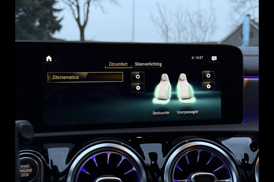 Mercedes-Benz CLA-Klasse 200 Aut AMG Sport Edition | Panorama | Trekhaak | Memory | Apple Carplay |