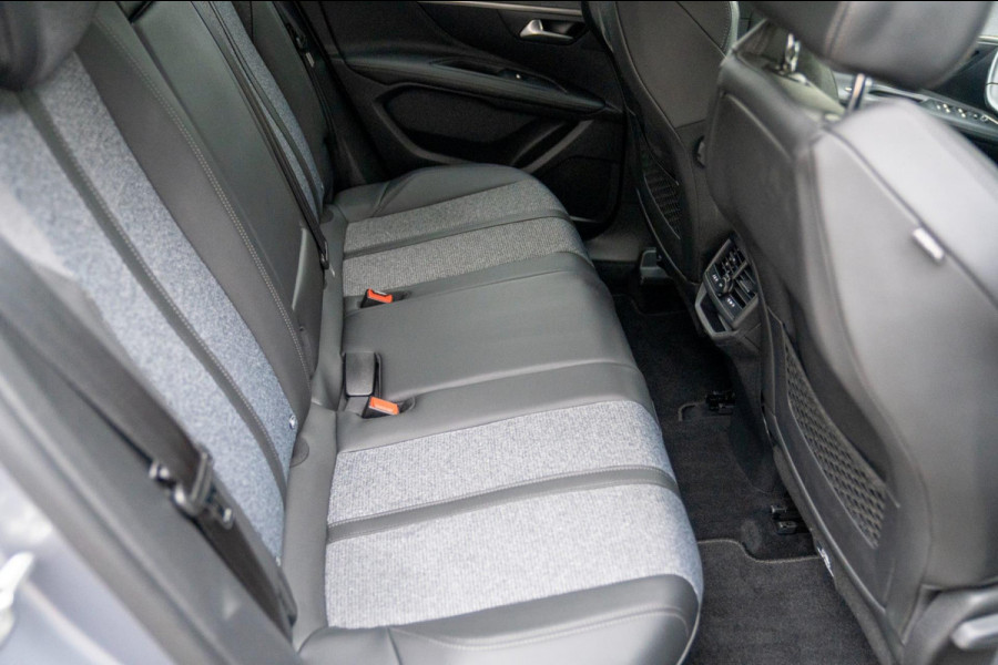 Peugeot 3008 1.2 PureTech Allure |Prijs rijklaar incl 12 mnd garantie| Navi Camera Blind spot
